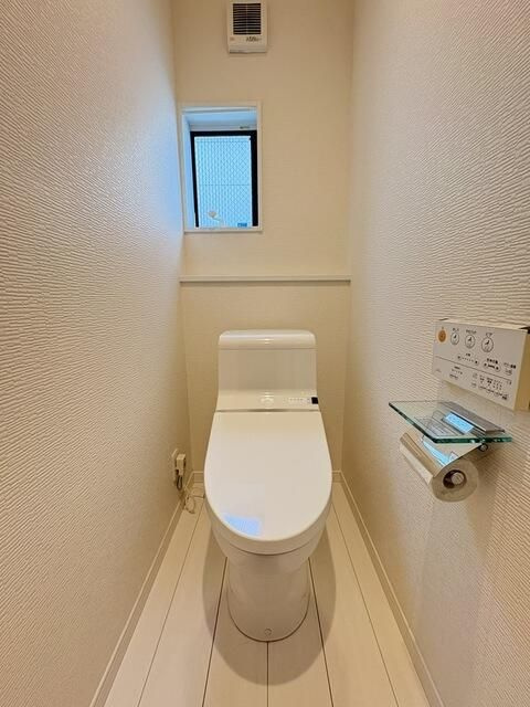 下馬３丁目戸建のトイレ|シンプルで使いやすいトイレです