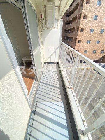 大阪市淀川区三国本町２丁目の賃貸マンションのバルコニー