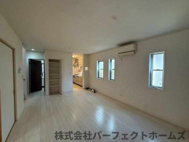 【居間・リビング】の画像