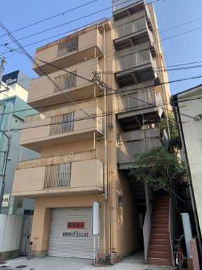 エレベーター付きで重い荷物も簡単に運べます