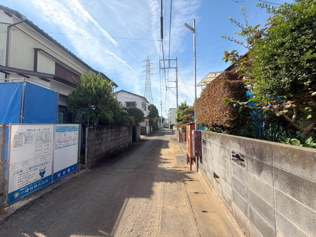 函南町仁田　全２棟　2号棟の前面道路含む現地写真