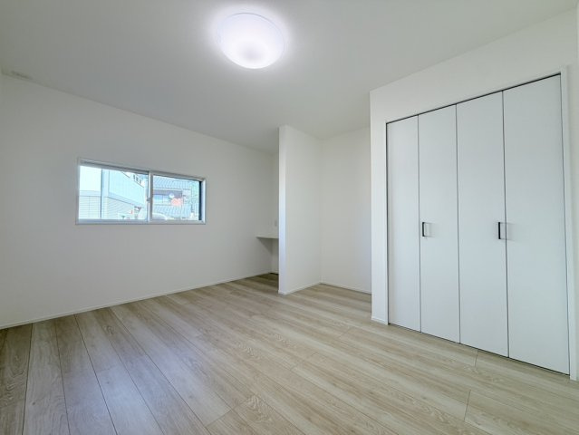 島内　中古住宅の洋室