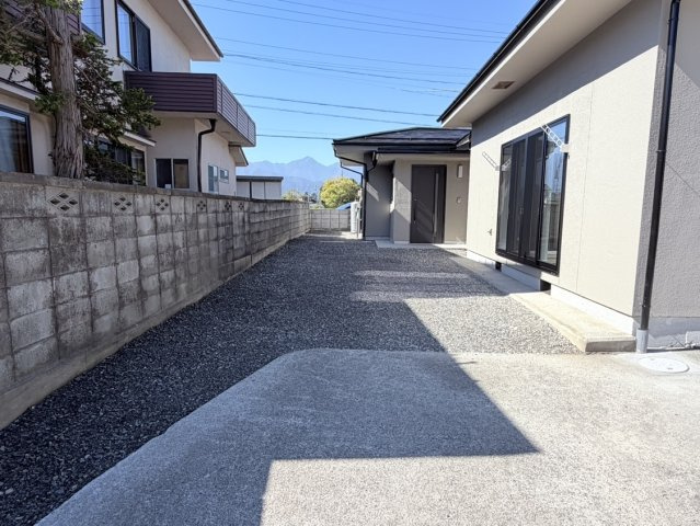 島内　中古住宅の庭