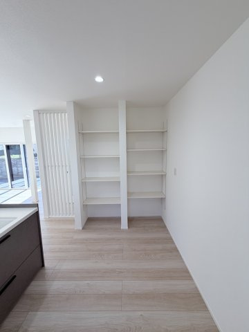 島内　中古住宅の収納