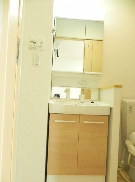 我孫子市本町１丁目のアパートの洗面所