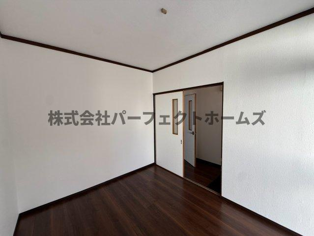 長尾家具町2丁目戸建　賃貸の洋室|明るい洋室です
