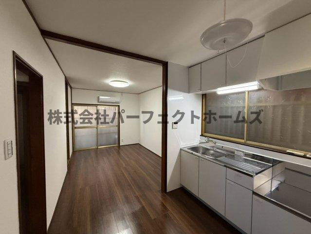 長尾家具町2丁目戸建　賃貸の居間・リビング|ゆったりとしたリビングです
