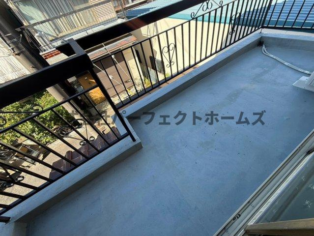 長尾家具町2丁目戸建　賃貸のバルコニー|暖かな日差しのふりそそぐバルコニー