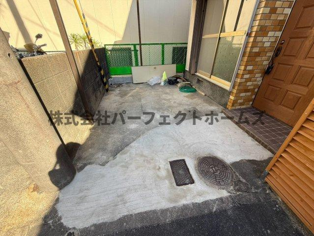 長尾家具町2丁目戸建　賃貸の駐車場|車をお持ちの方に嬉しい駐車場付きの物件です