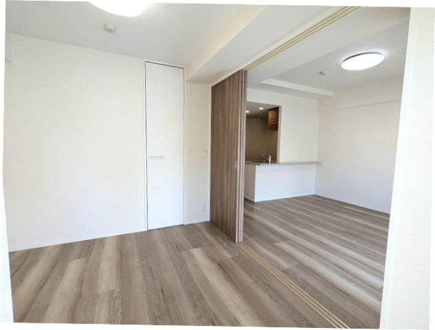 Urbanex秋葉原EASTⅡの設備|リビング隣の5帖洋室