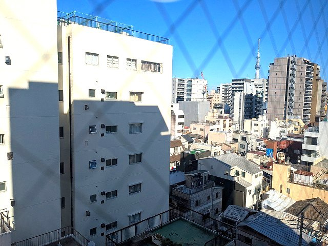 Urbanex秋葉原EASTⅡの設備|6帖洋室、窓からスカイツリー見えます