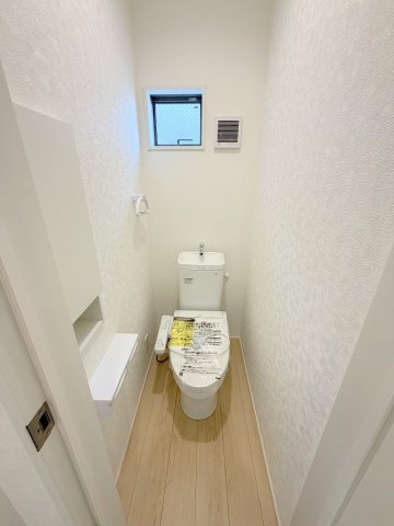 三郷市彦糸1丁目　全7棟　新築戸建　2号棟のトイレ|1階のトイレです