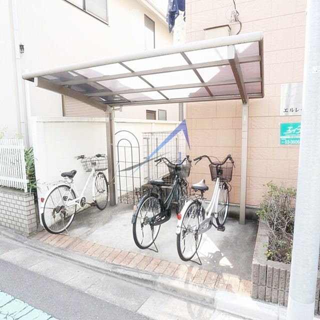エルレーブのその他共用部分|駐輪場です。