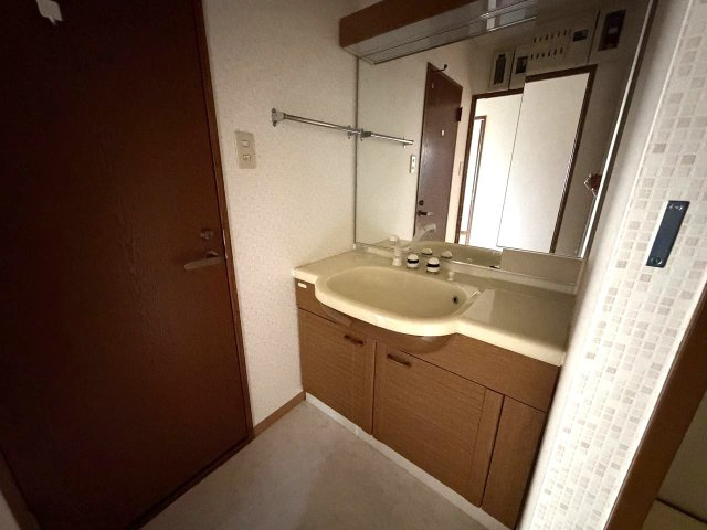 海を望むマンション　センティール伊豆高原の独立洗面台
