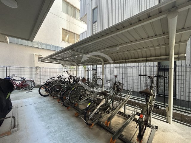 ファーストステージ江坂パークサイドの設備|駐輪場