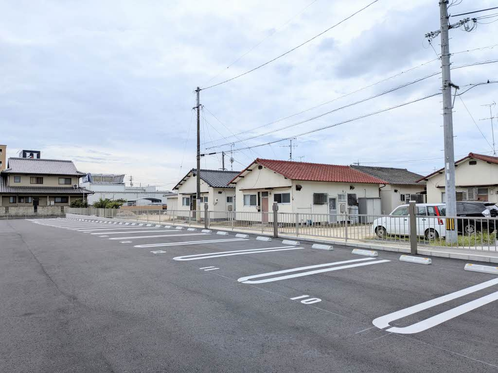 オースピシャス大安寺の駐車場