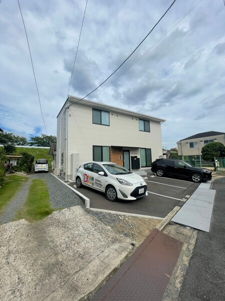 MA MAISONの駐車場