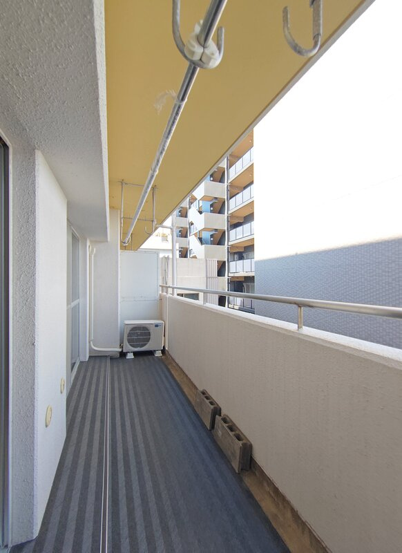 表町ヴィレッジハレノワ通り　のバルコニー