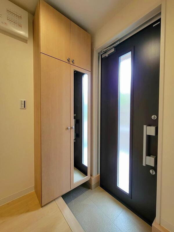 柴原町3丁目戸建の玄関