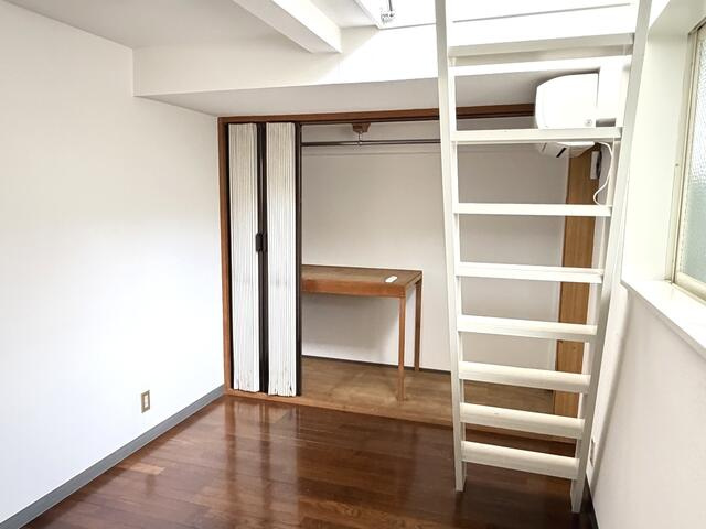 【寝室】