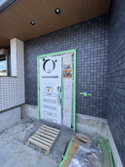 【エントランス】 | GRASS SQUARE 八番館 | ※建築中の写真です。