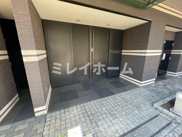 グラントゥルース大森ライズのエントランス