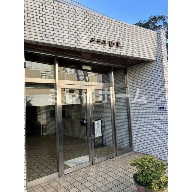 テラス山王のエントランス