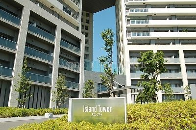 アイランドタワースカイクラブC棟のエントランス