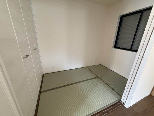 今宿東３丁目　新築戸建の和室|和室３帖