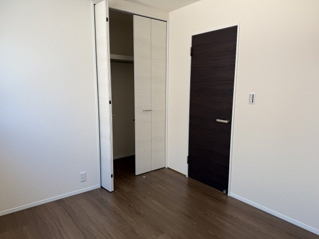 今宿東３丁目　新築戸建の洋室|洋室5.2B