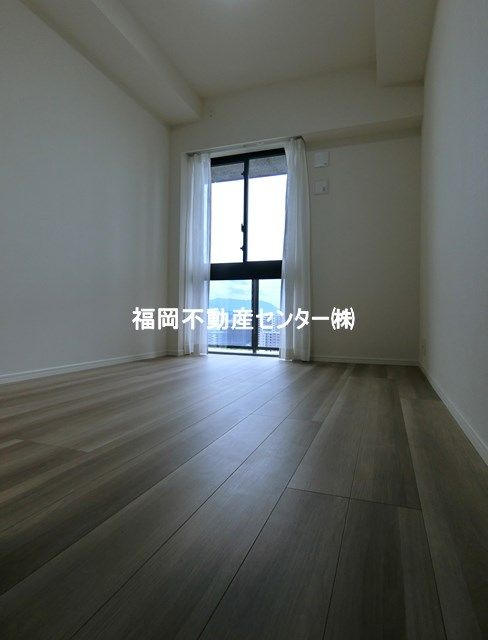 照葉ザ・タワーの洋室