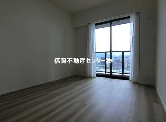 照葉ザ・タワーの洋室