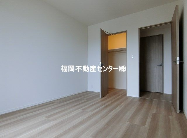 照葉ザ・タワーの洋室