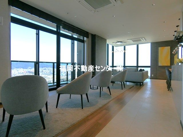 照葉ザ・タワーのその他共用部分|共用の42階スカイラウンジまたはそこからの眺望です。住戸からの眺望ではありません。