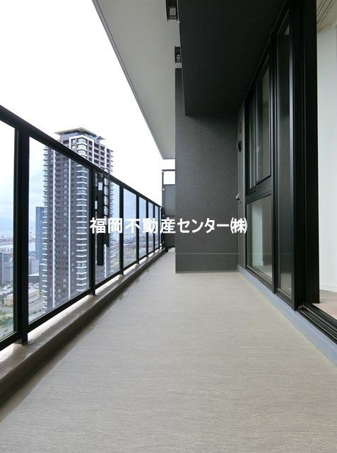 照葉ザ・タワーのバルコニー