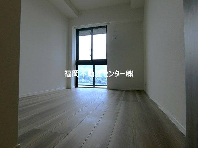 照葉ザ・タワーの洋室