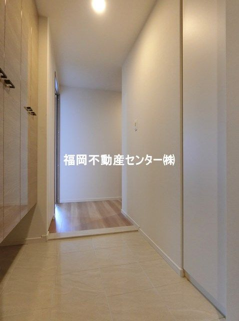 照葉ザ・タワーの玄関