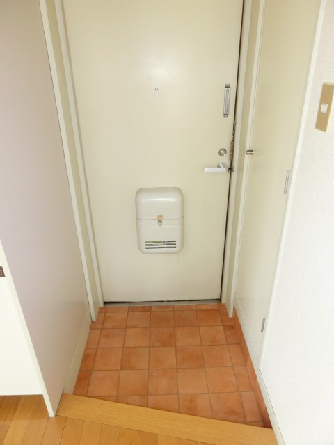 クレセント南千住Ⅱの玄関
