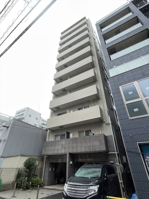 スカイコート浅草雷門の外観