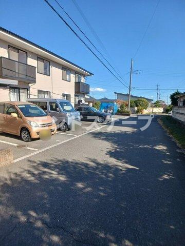 フローラルコートの駐車場|高崎、前橋のお部屋探しはエンドスケープまで！お客様の理想お聞かせ下さい♪
