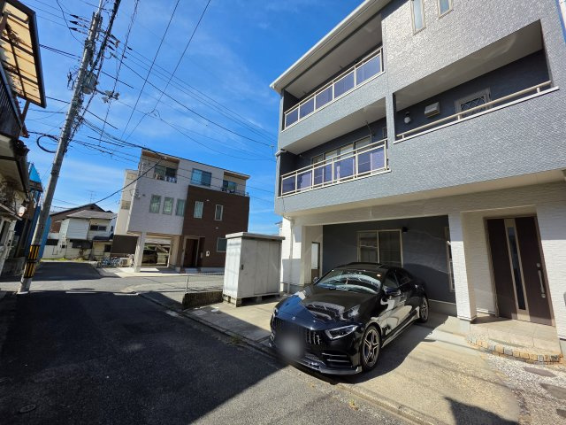 尾長東一丁目の前面道路含む現地写真|前面道路は交通量が少なく駐車楽々