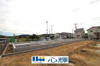 【外観】 | クレイドルガーデン山陽小野田市桜 第2（1期）（6号棟） | 現地（2026年10月15日）まもなく上棟します。
明るい日差しが差し込む現地。ぜひご検討ください。
