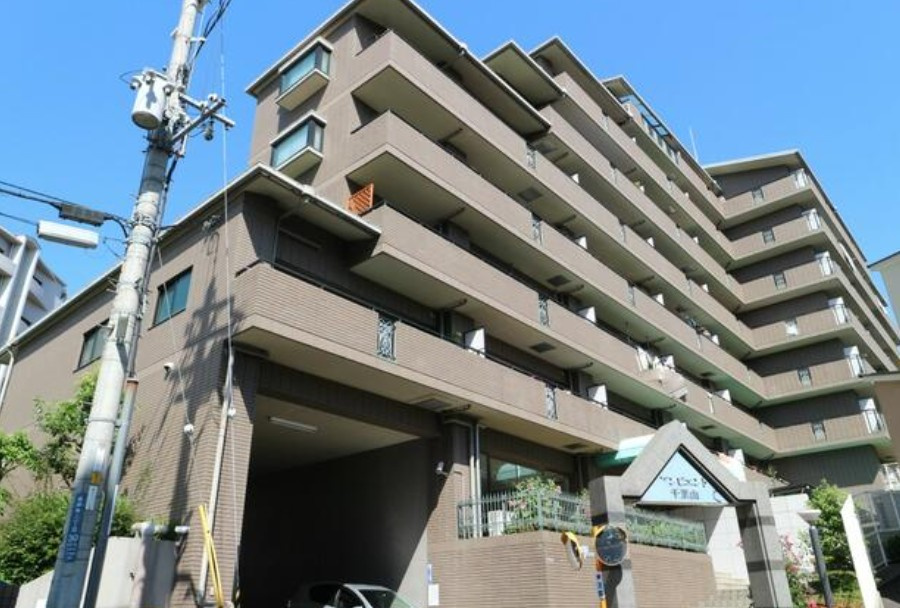 アンビエント千里山の外観