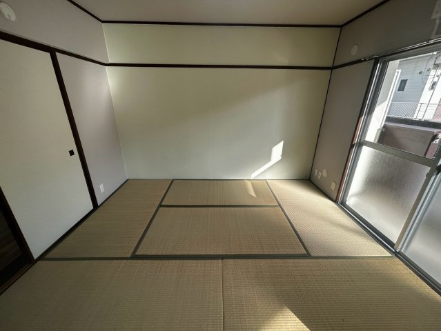 アーバンコート山根の和室