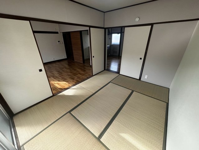 アーバンコート山根の和室