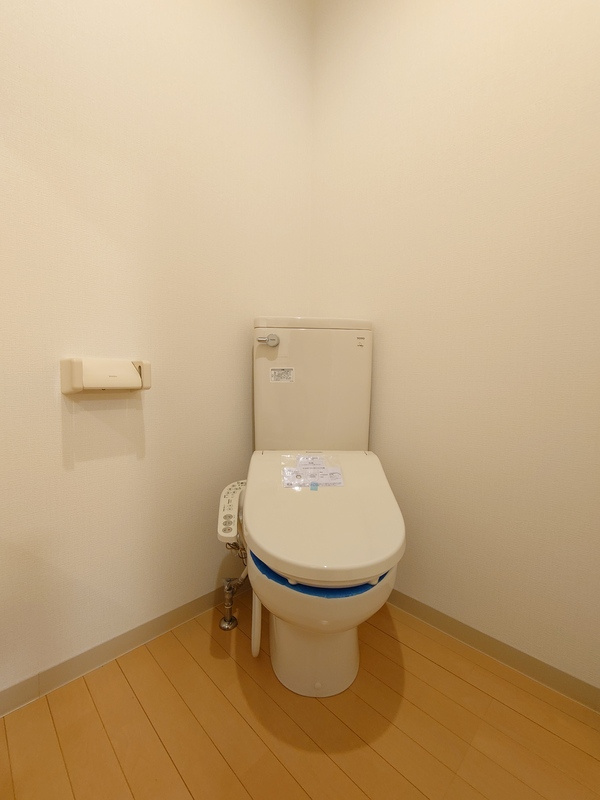 豊島区池袋本町４丁目のアパートのトイレ