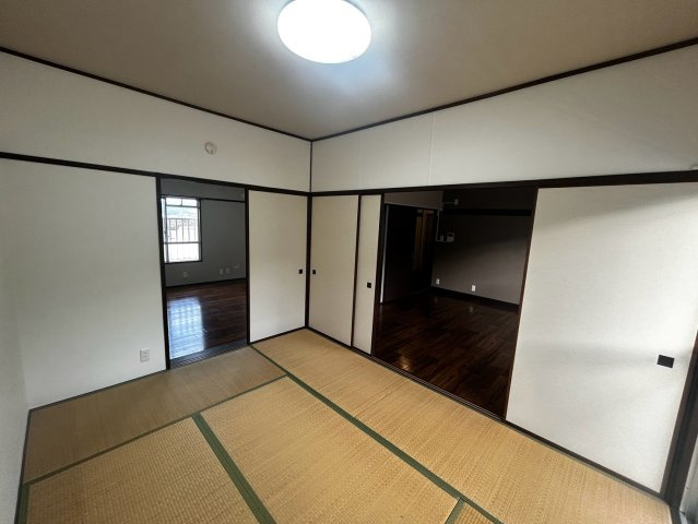 アーバンコート山根の和室