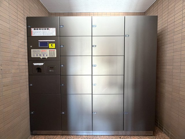 陽当たり良すぎて寒くない部屋とはこのコト！冬でも暑い位に陽が入り眺望も得られる開放感は、思わず一杯行きたくなってしまう魔の境地。それが、『ラムセス横浜星川』リノベーションの設備