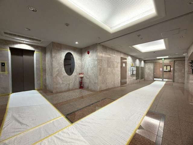 陽当たり良すぎて寒くない部屋とはこのコト！冬でも暑い位に陽が入り眺望も得られる開放感は、思わず一杯行きたくなってしまう魔の境地。それが、『ラムセス横浜星川』リノベーションのその他
