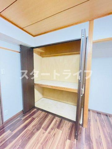 大阪市淀川区東三国２丁目の賃貸マンションの収納